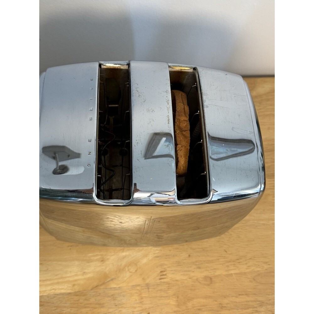 Sunbeam Chrome Model T-20C Automatic Two Slice Toaster - Working - Picture 4 of 11